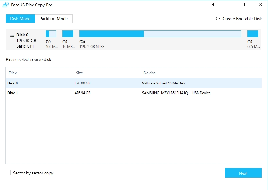 Pokud chcete naklonovat systémový disk s Windows, bude v průvodci nastavením označen pravděpodobně jako „Disk 0“. Označte jej a pokračujte kliknutím na „Next“ k volbě disku, na který chcete systémový disk zkopírovat. Pamatujte na to, že celý obsah cílového disku bude během kopírování smazán. | Zdroj: Disk Copy Pro 4
