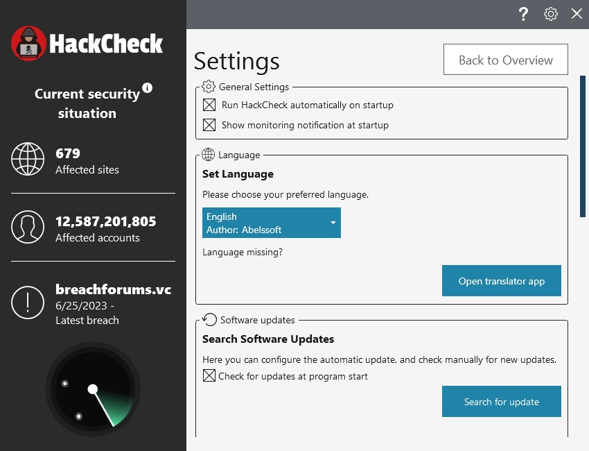 Kliknutím na tlačítko se symbolem ozubeného kola vpravo nahoře vyvoláte nabídku nastavení programu HackCheck. Nejdůležitější je zde předvolba »Run HackCheck automatically on startup«, která zajistí spouštění programu se startem Windows. Ovládací tlačítko programu HackCheck se pak usídlí v oznamovací oblasti hlavního panelu. | Zdroj: HackCheck