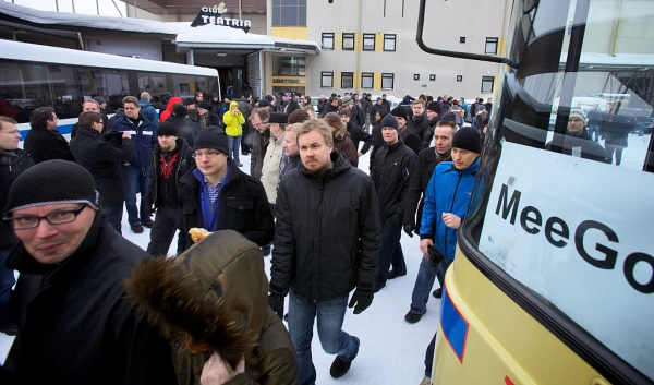 Vývojáři Nokie v Oulu (i jinde) to po pátečním oznámení zabalili a na protest odešli domů.