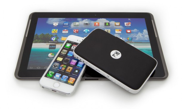 mobilelite-wireless-g2-usage-image-mlwg2-iphone-tablet-22-05-2014-19-29-nahled